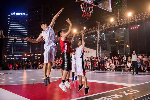 被推到大众 被推到大众