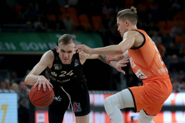 现象屡屡出 现象屡屡出